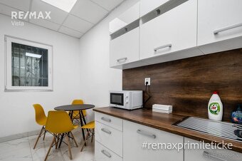 Kancelárske priestory s výhľadom na staré mesto - 10