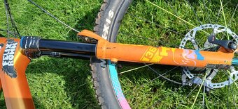 Predám CANYON Spectral CF8 CLLCTV 2024 carbon  vel. M - 10