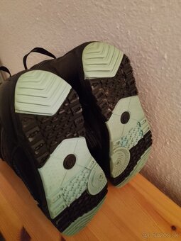 BURTON cierne SNB boty velkost 40,5 - 10