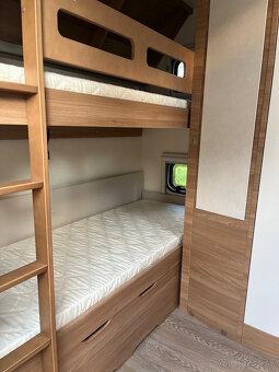 Rodinný karavan Hobby 490 KMF DeLuxe 2022 - 10