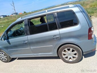 Volkswagen touran 2tdi 7miestny - 10