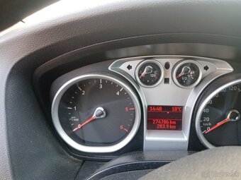 Ford Focus - 10
