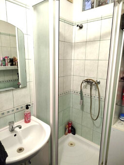 Priestranný 3-izbový byt (64 m²) s loggiou – ideálne bývanie - 10