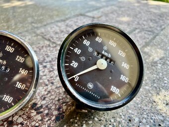 Budíky Škoda veterán - 10