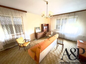 4 IZB. RODINNÝ DOM S GARÁŽOU, POZEMOK 1056M2, ROVENSKO, okr. - 10