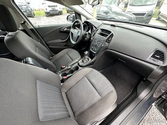 Opel Astra Sport Tourer - 10