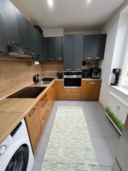 Komplet zariadený zrekonštruovaný 3 izbový byt - 10