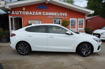 Hyundai i30 Fastback 1,5 TGDi Family 117KW MHeV M6 - 10