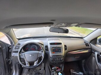 Kia Sorento 2.2 CRDI  4x4 automat 7 miestna verzia - 10