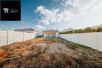TRNAVA REALITY - DOM V ŠTANDARDE s prístreškom a terasou, ob - 10
