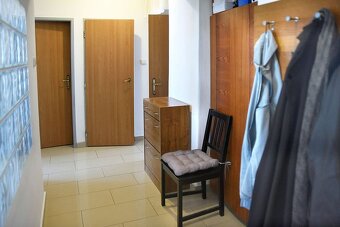 2 izbový BYT v širšom centre Bratislavy - 10