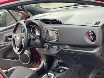 Toyota Yaris 1.5 Hybrid e-CVT - 10