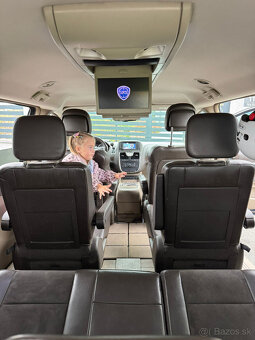 Lancia Voyager 2.8 CRD, automat, 7 míst - 10