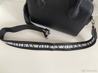 Cierna kabelka Guess - 10