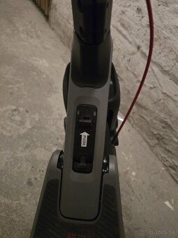 Elektrická kolobežka Segway eKickscooter E3 - 10