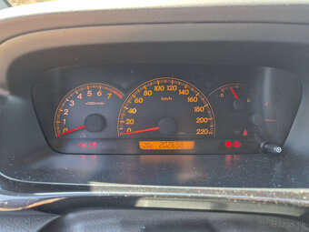 Honda FR-V - 10