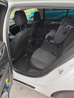 Opel Insignia ST, 2.0 125kw A8 - 10