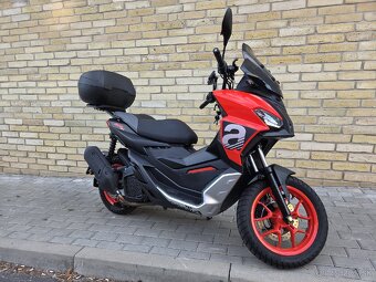 Predam Aprilia SR GT 200 sport - 10