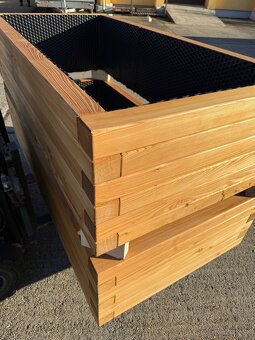 Vyvýšené záhony na mieru červený smrek - 10