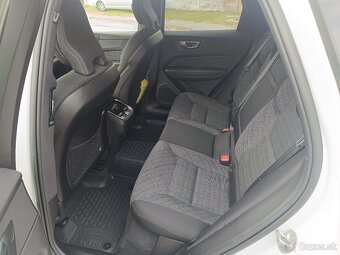 Volvo XC60 2.0 diesel + mHEV 145 kW, AWD Automat, r.v.5/2022 - 10