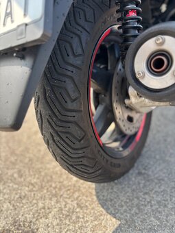 Predám Yamahu Xmax 250 - 10