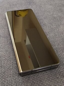 Samsung Galaxy Z Fold4 12/256 GB - 10