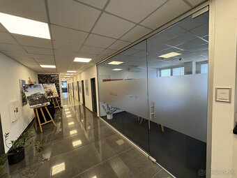Prenájom showroomu 734m² v obchodnom centre NEW LIVING CENTE - 10