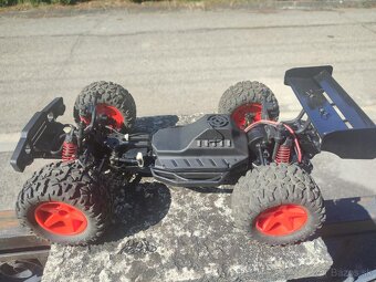 RC auto Vatos Brave 1/12 #1 - 10