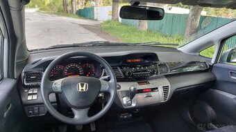 Honda FR-V 6miestne 2.2 ictdi 103kw nafta 2006 - 10