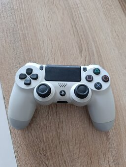 PS4 500GB - 10