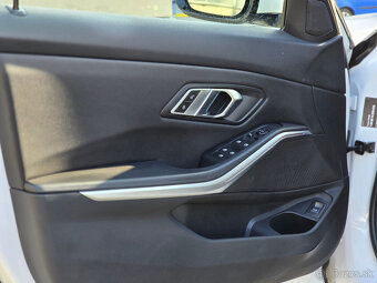 BMW 320d xDrive Touring Luxury 2023, 51 033km, ZARUKA - 10