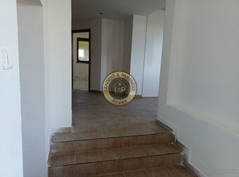 Priestranný 6 - izbový rodinný dom vo Veľkých Ripňanoch - 10