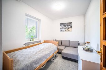 TOREA - 5i RODINNÝ DOM S BAZÉNOM NA PREDAJ - VEĽKÝ GROB - 10