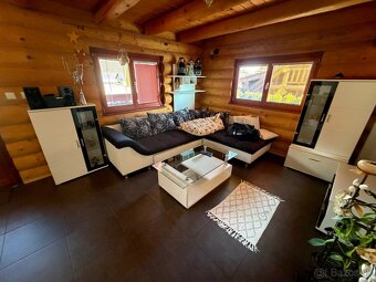 sedacka a cela obyvackova zostava - 10