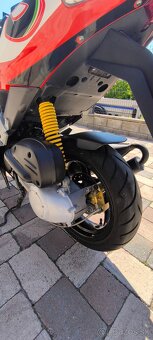 Aprilia SR50 Replica - 10