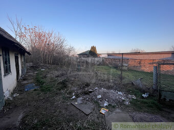 Domček v pôvodnom stave blízko rybníka len 15 km od Nových - 10