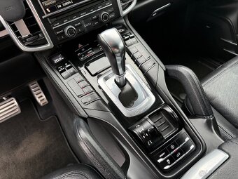 Porsche Cayenne S - 10