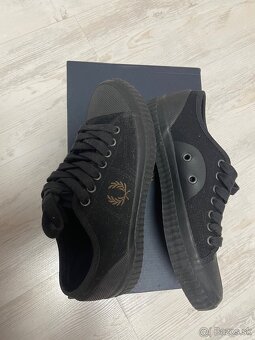 Fred Perry - 10