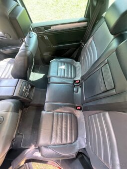Volkswagen Touareg R line 3.0 TDi - 10