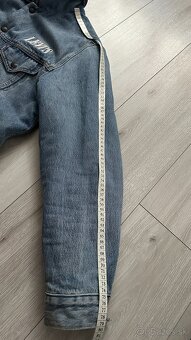 Pánska,zateplená,riflová,obojstranná bunda LEVIS - M - 10