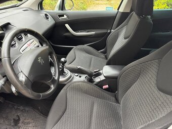 Peugeot 308 SW 1.6 HDi FAP Mont Blanc Premium - 10