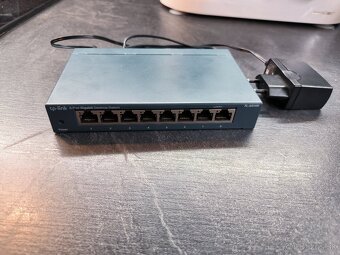 Ubiquiti UniFi UAP-AC-PRO + TP LINK switch - 10