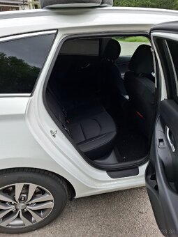 Hyundai i30 combi 1.6 crdi - 10