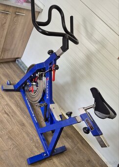 Stacionárny bicykel TOMAHAWK - 10