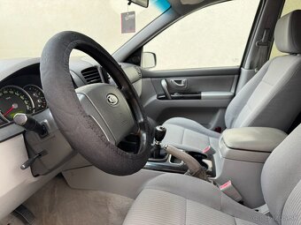 KIA SORENTO 2,5 CRDI,4X4, MANUÁL, 6/2008 - 10