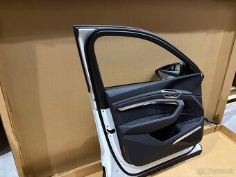 Ľavé predné dvere Audi Q8 etron - 10