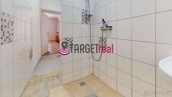 EXKLUZÍVNE: Priestranný 3 izbový byt s balkónom v centre mes - 10