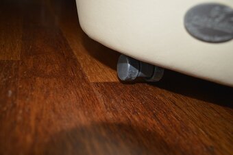 predam velmi kvalitne kozene kreslo zn.HIMOLLA - 10