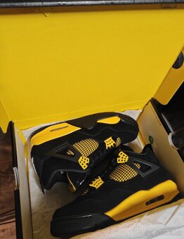 Jordan RETRO 4 Yellow - 10