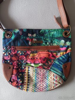 Desigual kabelky - 10